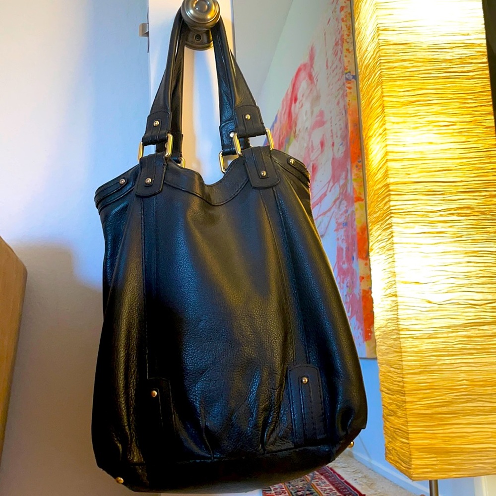 Perfect everyday bag go to store and run errands.